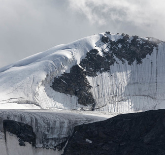 Ледник в верховьях Текелю