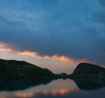 Отражение заката в Софийском озере