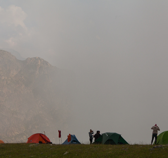 Лагерь в тумане