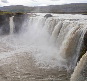 Водопад Годафосс (исл. Goðafoss)